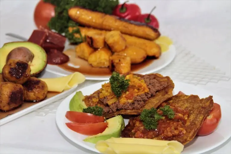 Almuerzos con alegria y sabor afrocolombiano verdes y maduros sas